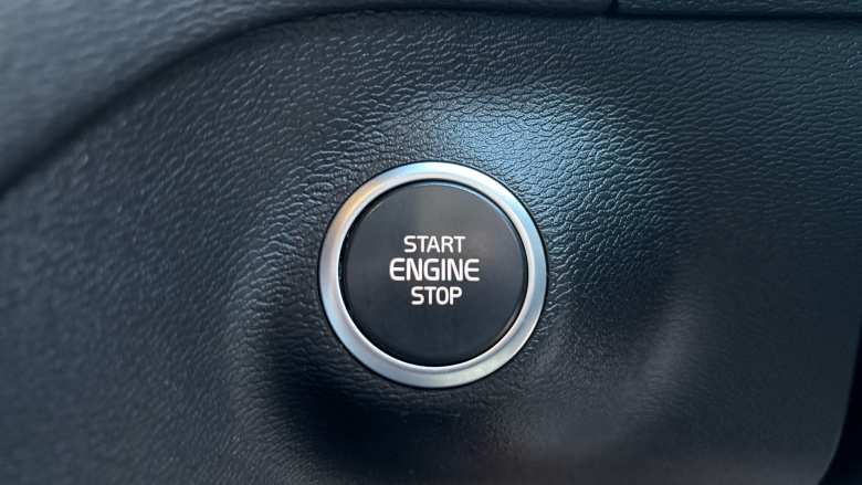 Volvo Xc40 2.0 B4P R DESIGN Pro 5dr Auto [7 speed] Petrol Estate